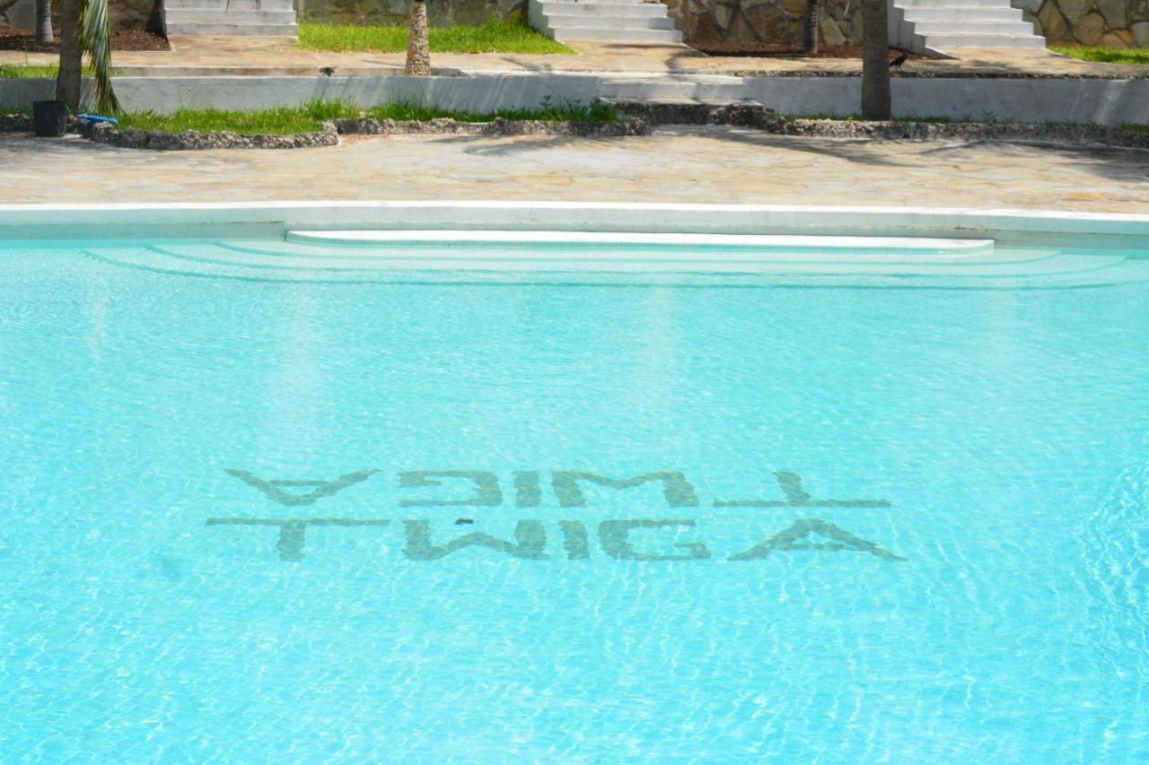 Twiga Beach Resort Watamu Exteriör bild