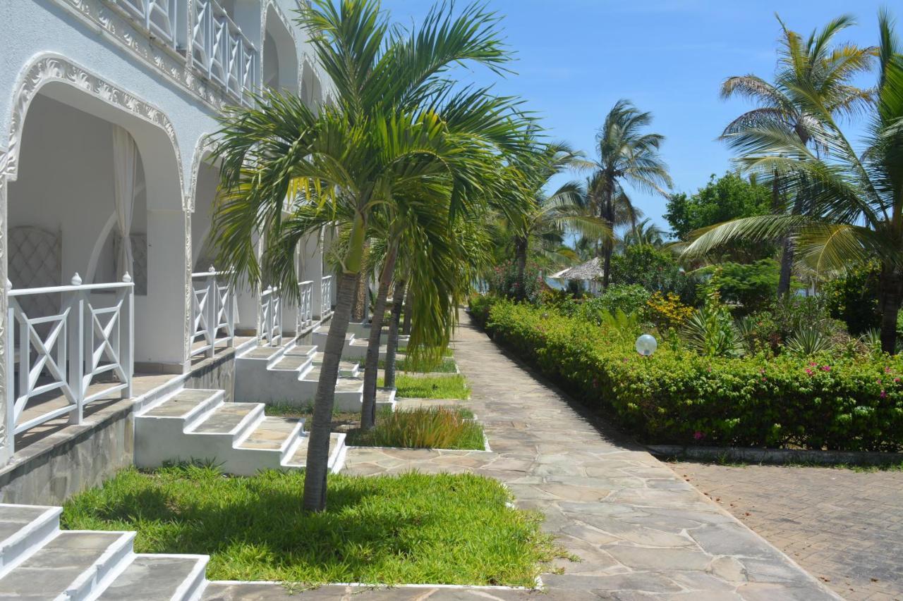Twiga Beach Resort Watamu Exteriör bild