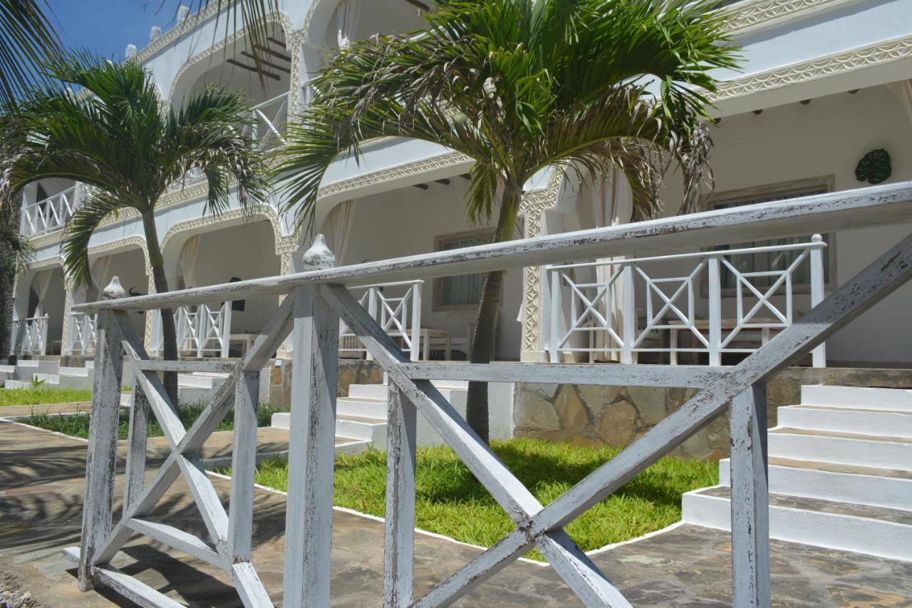 Twiga Beach Resort Watamu Exteriör bild