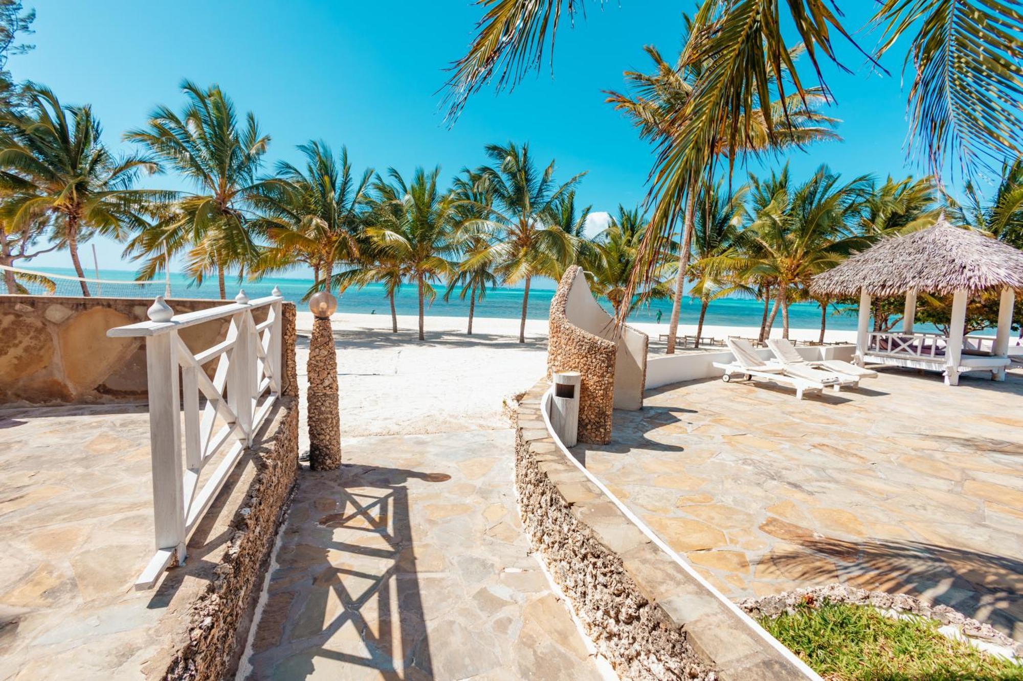 Twiga Beach Resort Watamu Exteriör bild