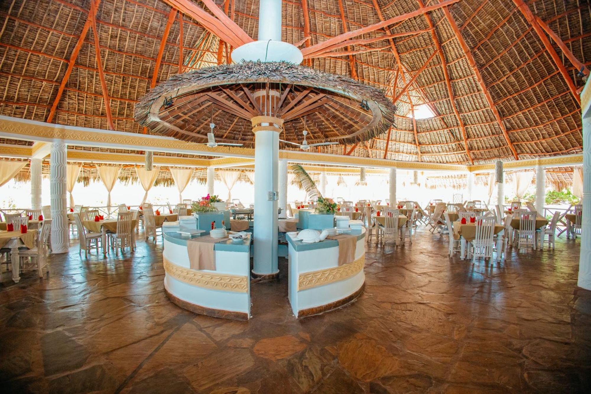 Twiga Beach Resort Watamu Exteriör bild