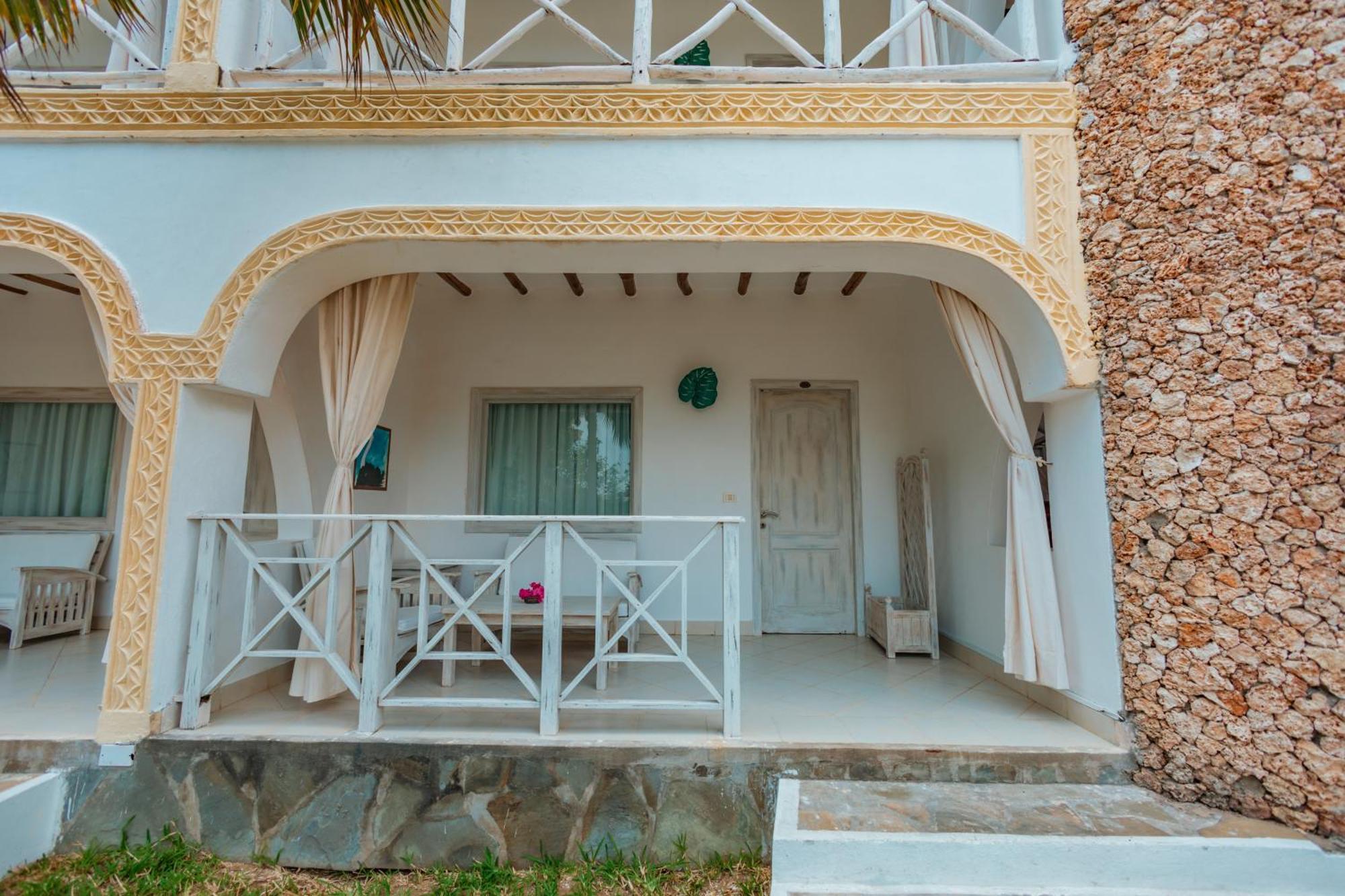 Twiga Beach Resort Watamu Exteriör bild