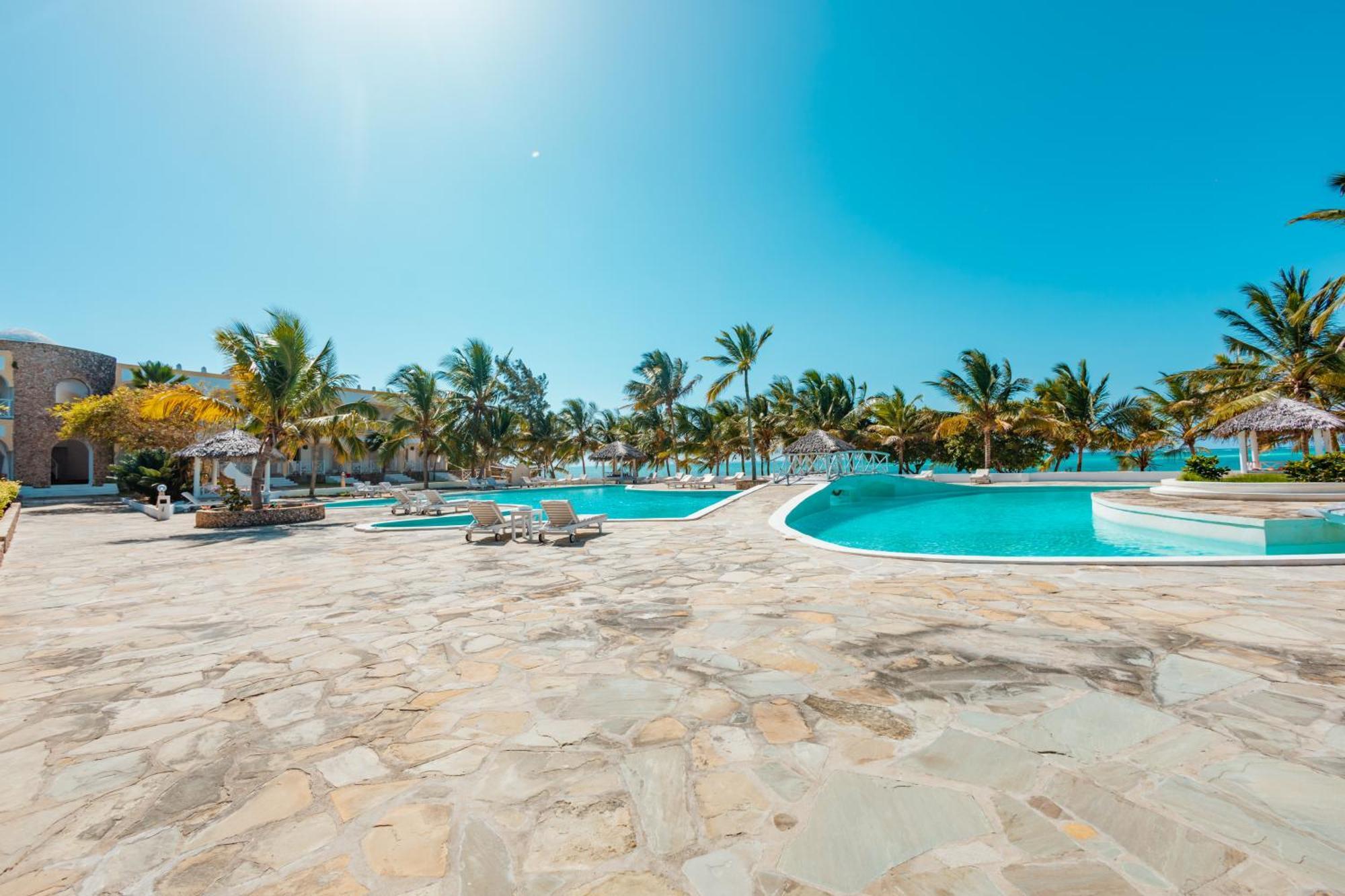 Twiga Beach Resort Watamu Exteriör bild
