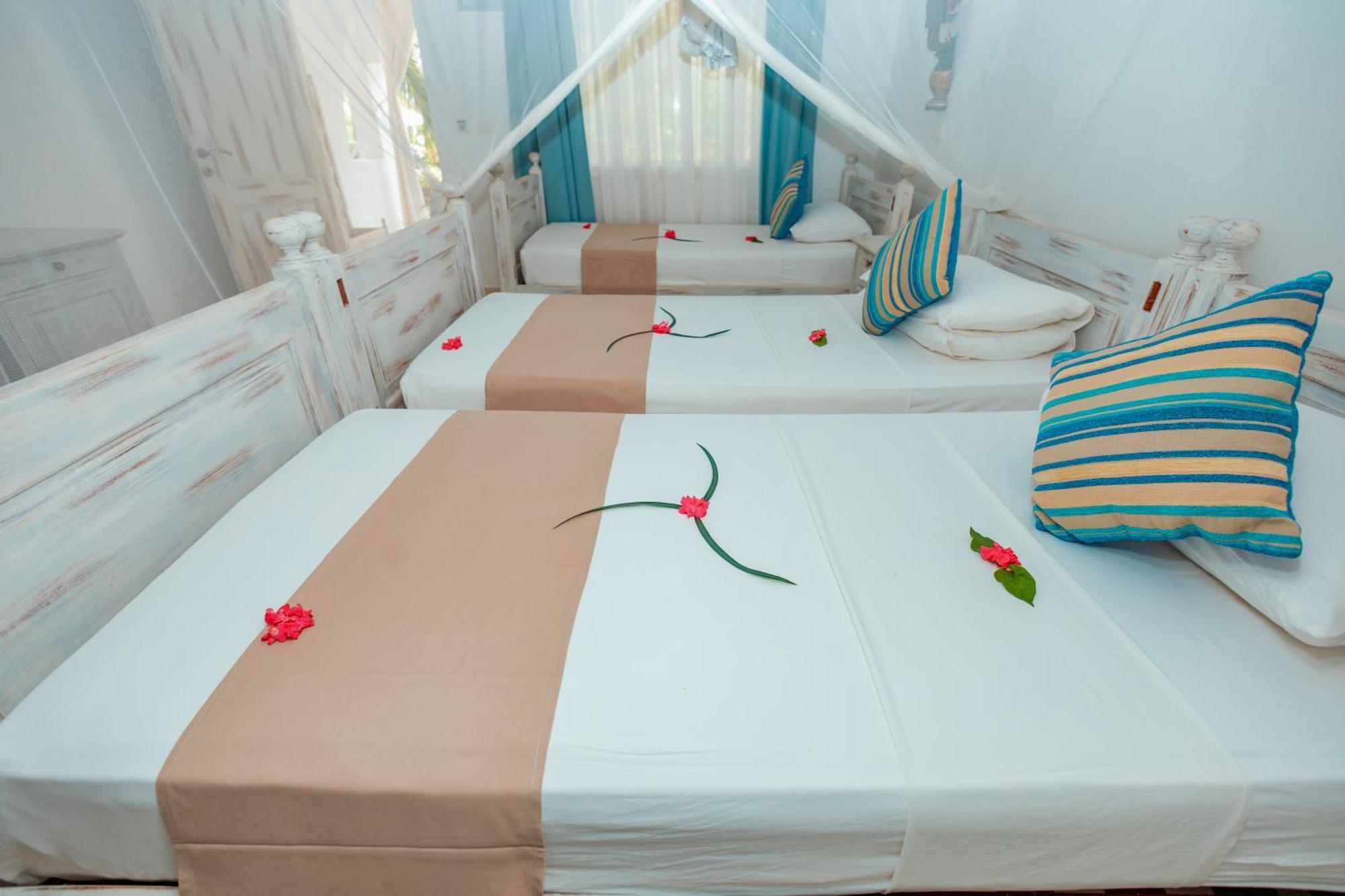 Twiga Beach Resort Watamu Exteriör bild
