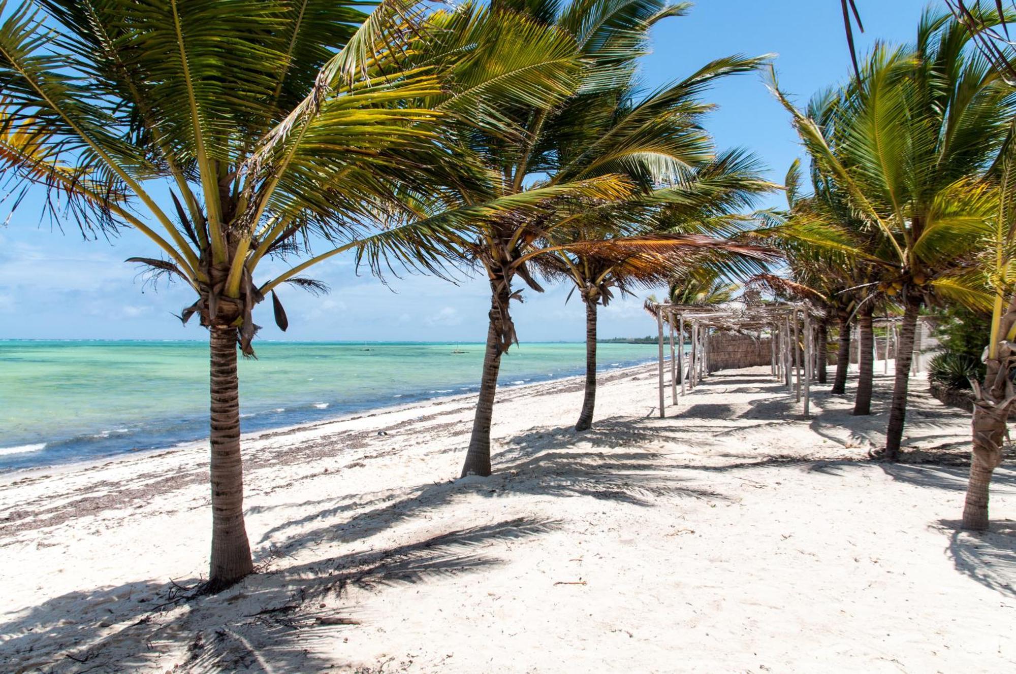 Twiga Beach Resort Watamu Exteriör bild