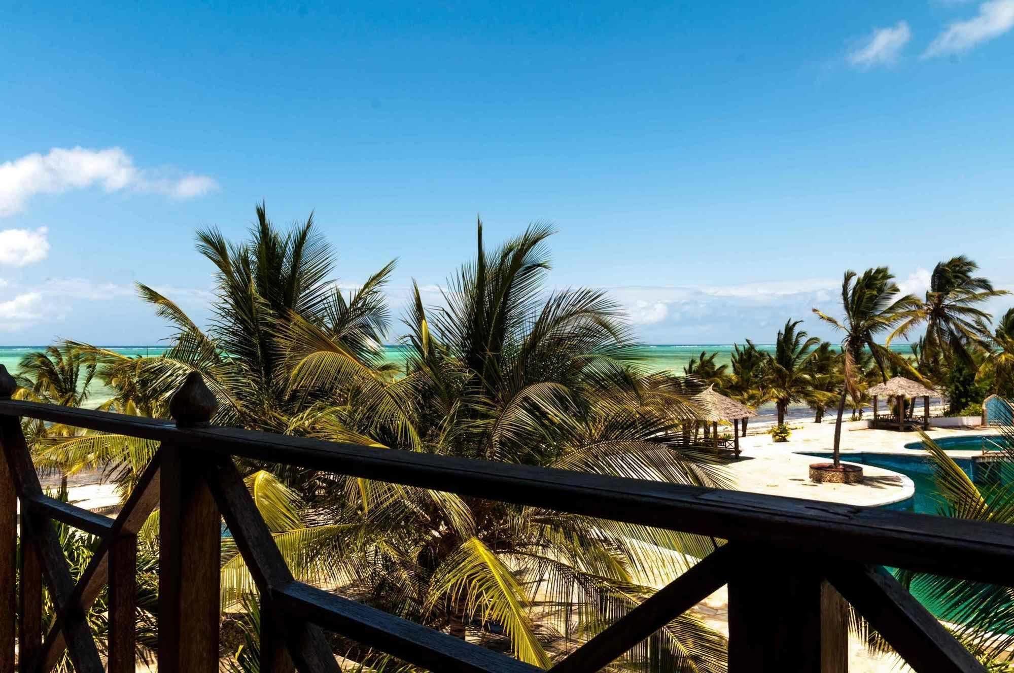 Twiga Beach Resort Watamu Exteriör bild